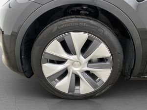 Tesla Model Y bild 32