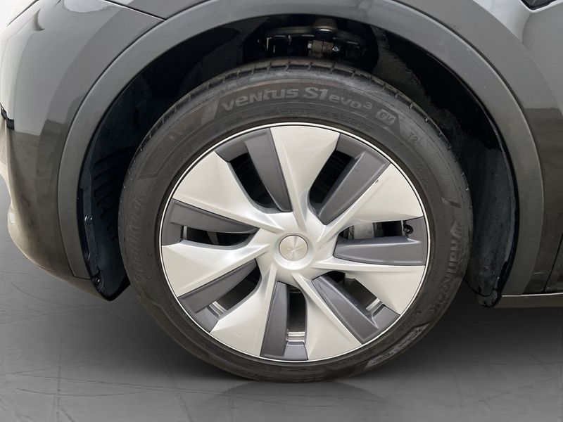 Tesla Model Y bild 32