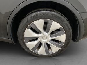 Tesla Model Y bild 33