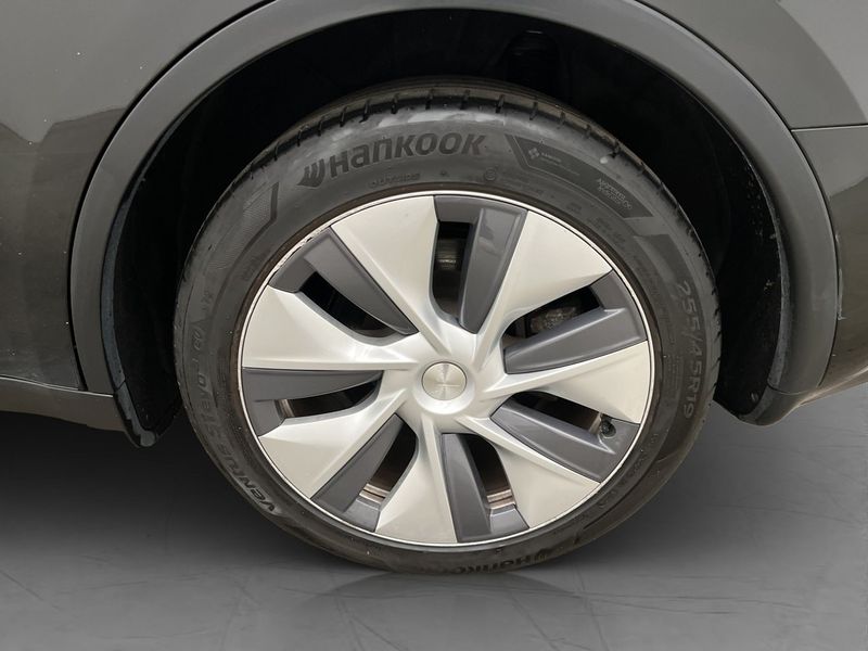 Tesla Model Y bild 33