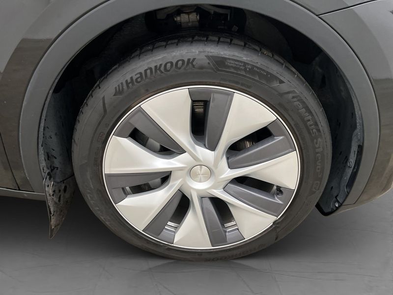 Tesla Model Y bild 35
