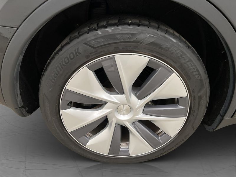 Tesla Model Y bild 34