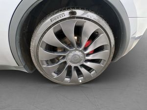 Tesla Model Y bild 32