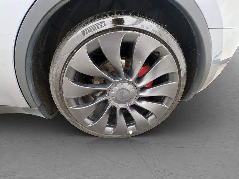 Tesla Model Y bild 32
