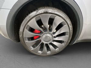 Tesla Model Y bild 33