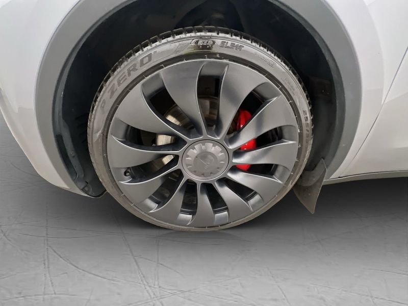Tesla Model Y bild 31