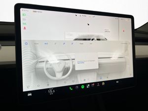 Tesla Model Y bild 21