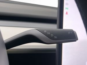 Tesla Model Y bild 30