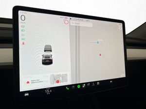 Tesla Model Y bild 18