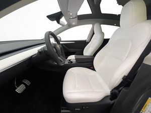 Tesla Model Y bild 11