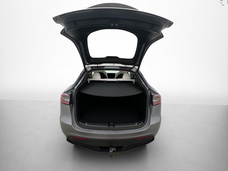 Tesla Model Y bild 27