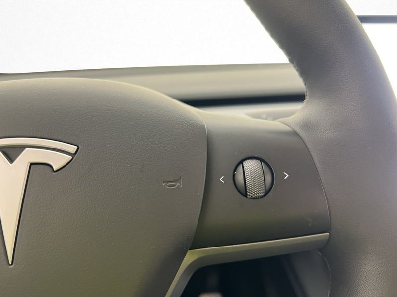 Tesla Model Y bild 16
