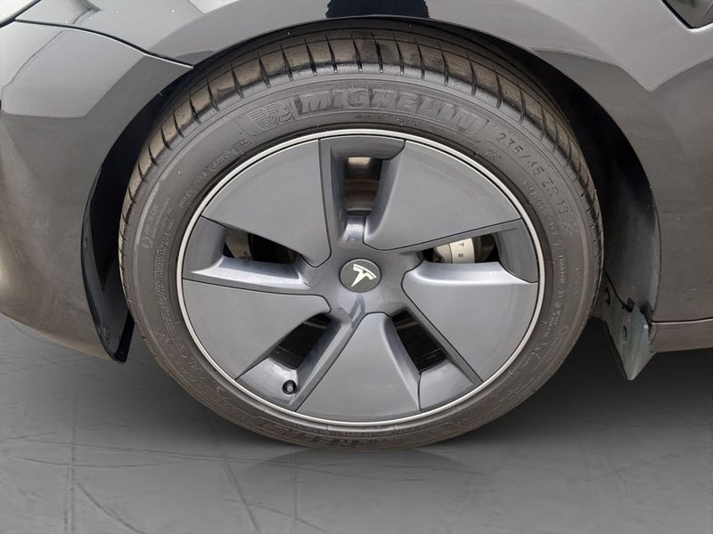Tesla Model 3 bild 30