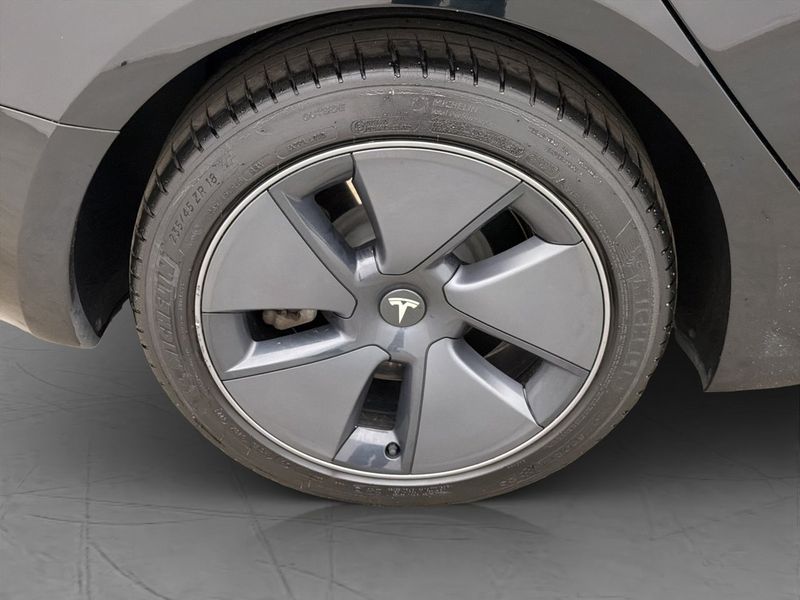 Tesla Model 3 bild 32