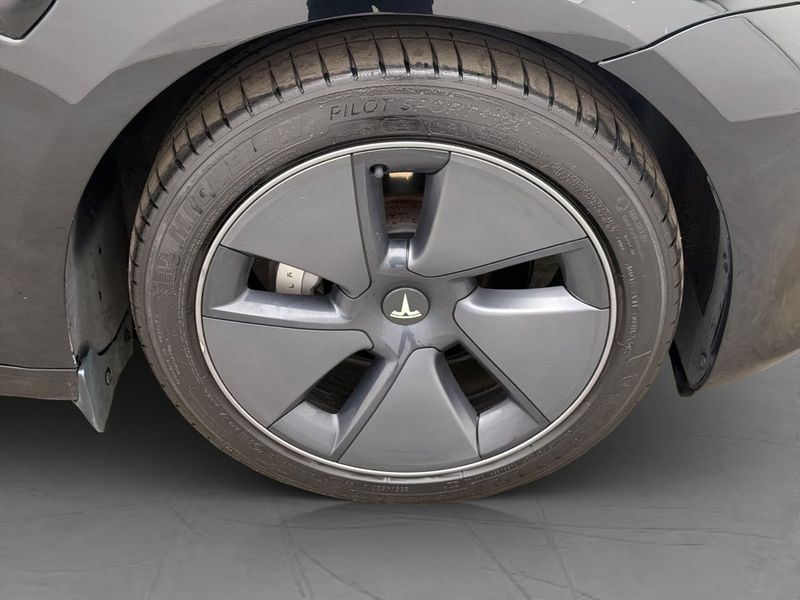 Tesla Model 3 bild 33