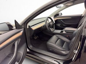 Tesla Model 3 bild 9