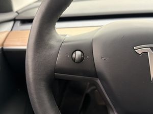 Tesla Model 3 bild 12