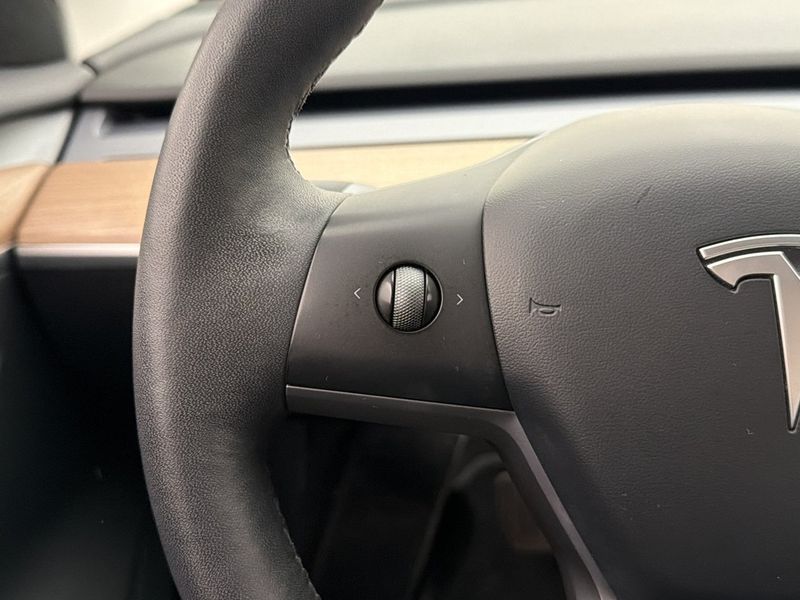 Tesla Model 3 bild 12