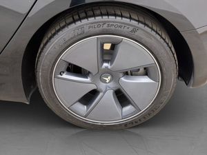 Tesla Model 3 bild 31