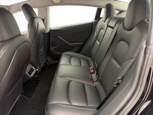 Tesla Model 3 bild 25
