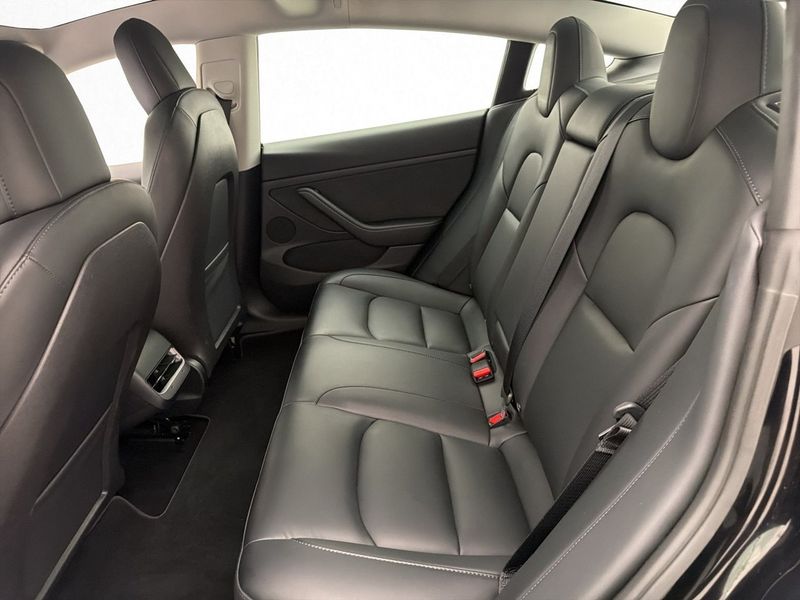 Tesla Model 3 bild 25