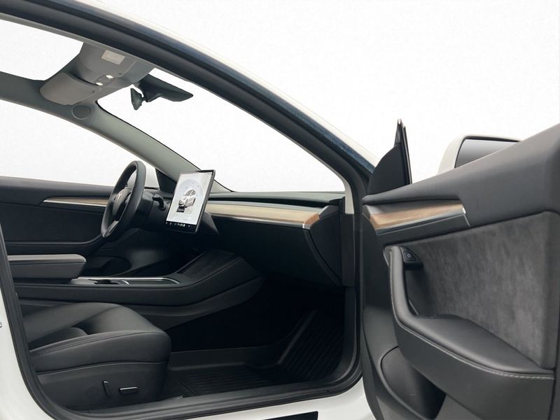 Tesla Model 3 bild 29