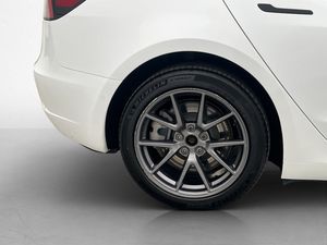 Tesla Model 3 bild 33