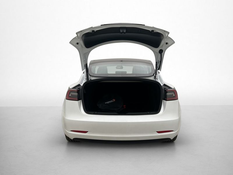 Tesla Model 3 bild 10