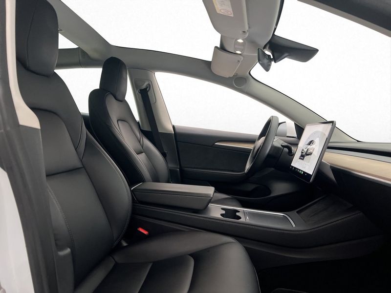 Tesla Model 3 bild 28