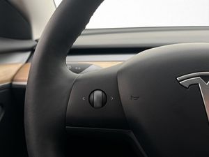 Tesla Model 3 bild 16