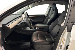 Tesla Model Y bild 10