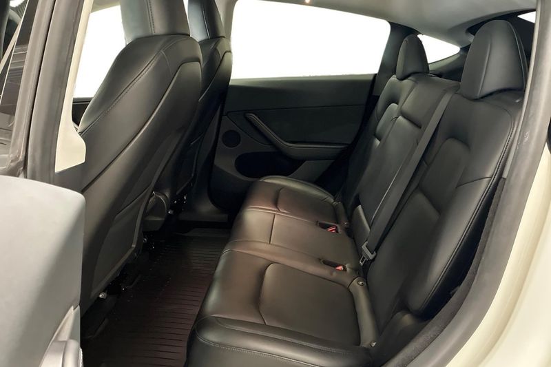 Tesla Model Y bild 11