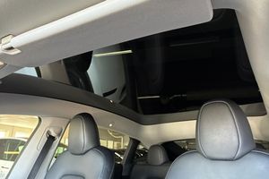 Tesla Model Y bild 16