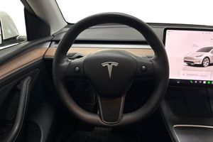 Tesla Model Y bild 13