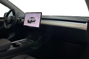 Tesla Model Y bild 13
