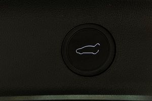 Tesla Model Y bild 33