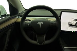 Tesla Model Y bild 15