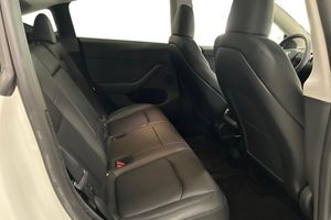Tesla Model Y bild 14
