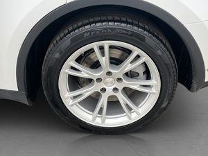 Tesla Model Y bild 34