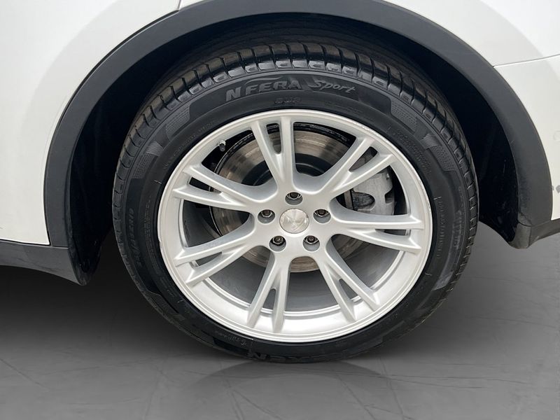 Tesla Model Y bild 34