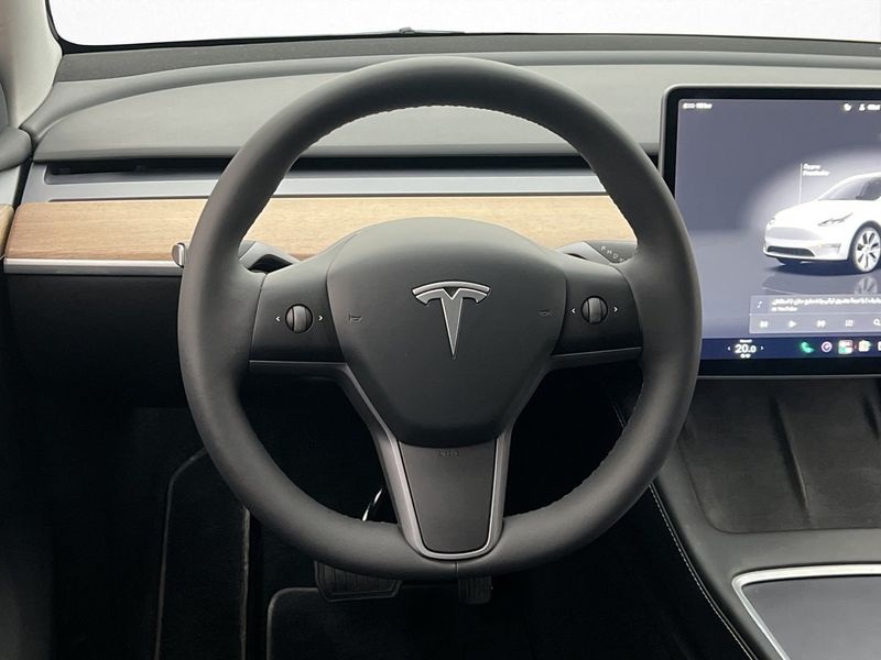 Tesla Model Y bild 13