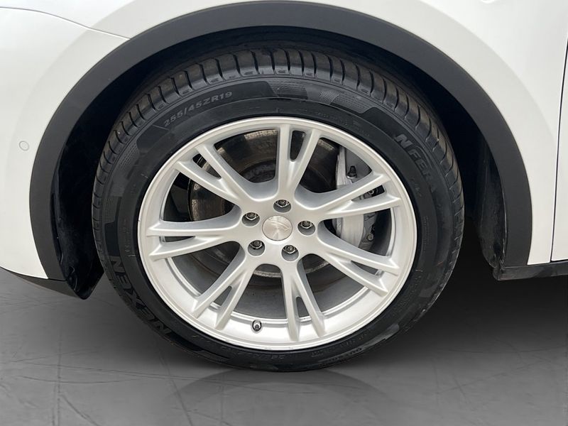 Tesla Model Y bild 33