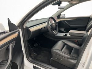 Tesla Model Y bild 12
