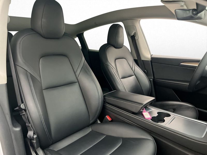 Tesla Model Y bild 14