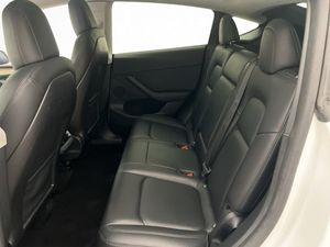 Tesla Model Y bild 16
