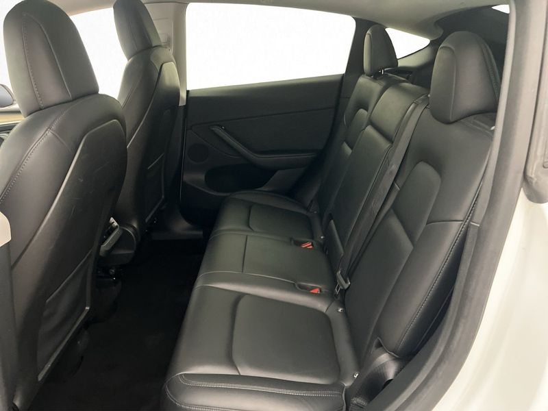 Tesla Model Y bild 16