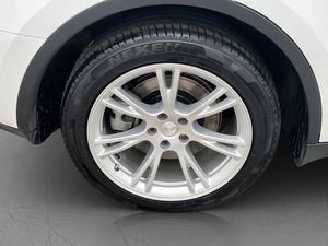 Tesla Model Y bild 35