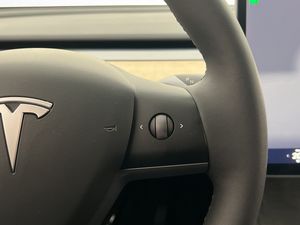 Tesla Model Y bild 19