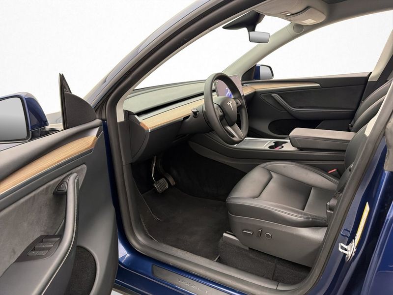 Tesla Model Y bild 12