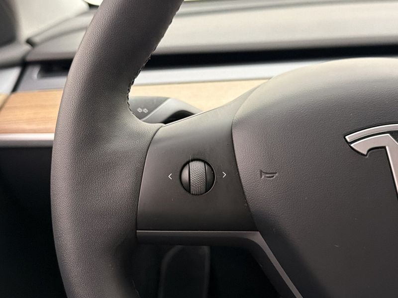 Tesla Model Y bild 18